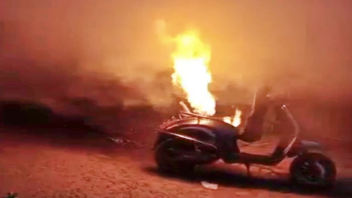 Explosion with fire in electric scooter