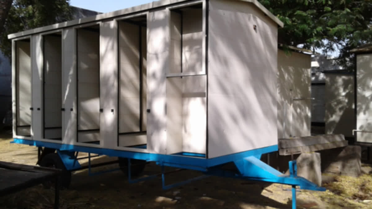 portable toilets for women compulsory in Political Rally