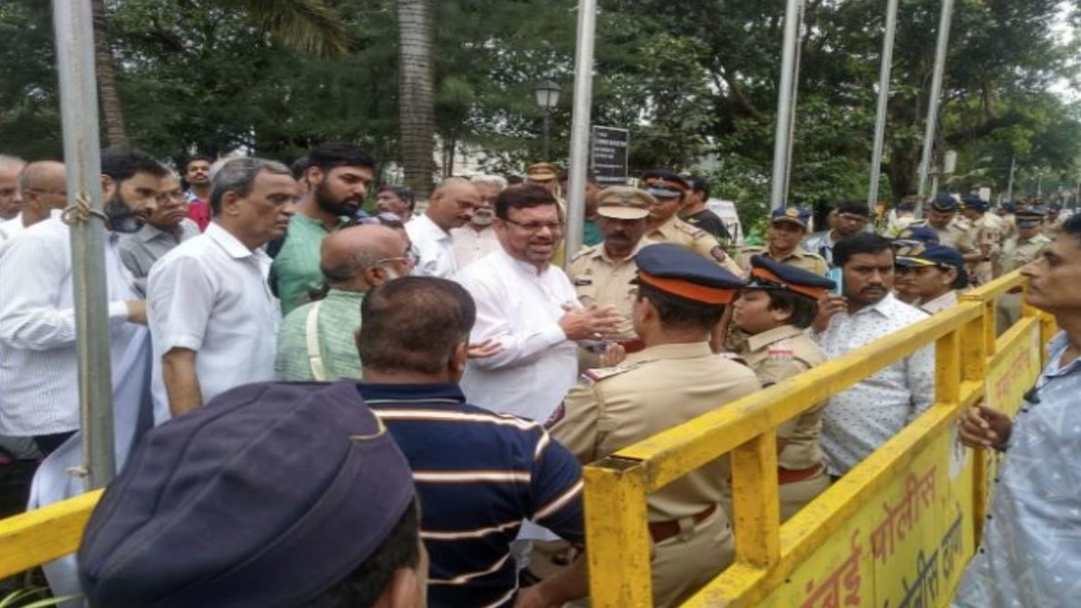 Crowd gathered after Tushar Gandhi was taken into custody