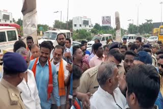 Clash between BJP leaders and police in Bhilai