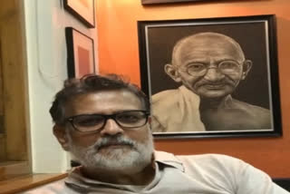 തുഷാർ ഗാന്ധി  Tushar gandhi detained by Santacruz police  Tushar Gandhi  തുഷാർ ഗാന്ധിയെ പൊലീസ് കസ്റ്റഡിയിലെടുത്തു  ക്വിറ്റ് ഇന്ത്യ  ടീസ്റ്റ സെതൽവാദ്  ക്വിറ്റ് ഇന്ത്യ വാർഷിക പരിപാടി  ടീസ്റ്റ സെതൽവാദ് വീട്ടുതടങ്കലിൽ