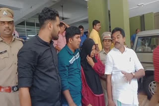 harshira arrested  kozhikode dmo office  kozhikode medical college  kozhikode medical college surgery controversy  veena george  കോഴിക്കോട് ഡിഎംഒ  ഹർഷിനയെ അറസ്റ്റ് ചെയ്‌തു  കോഴിക്കോട് മെഡിക്കല്‍ കോളജ്  ഡിഎംഒ ഓഫീസിന് മുന്നിൽ ഹർഷിനയുടെ പ്രതിഷേധം  വീണ ജോർജ്