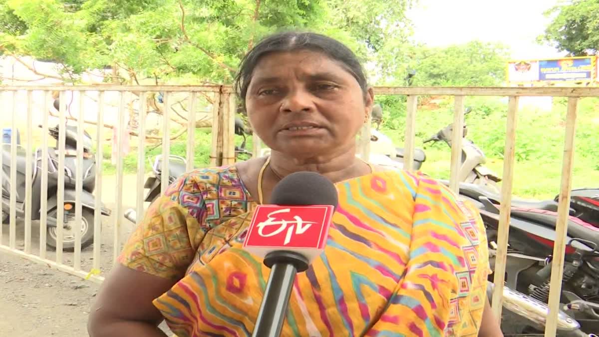 Ananthapuram ASP Victims Met Nara lokesh