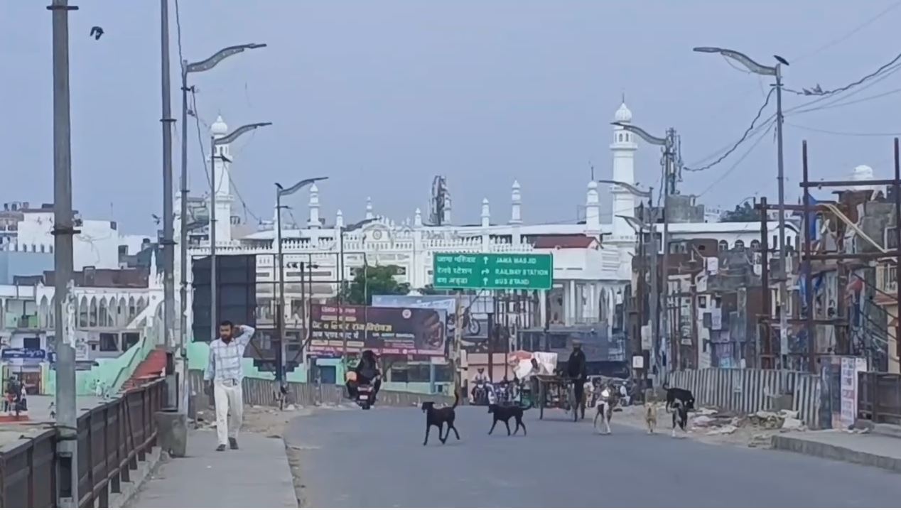 The beautiful historical Shahi Jamia Masjid of Moradabad built on the banks of the river