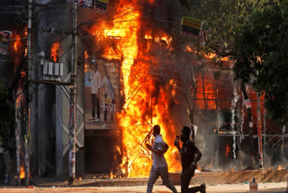 Amid ongoing violence in Bangladesh targeting Hindus and other minorities, the United Nations has voiced strong opposition to racially motivated attacks. Farhan Haq highlighted the desire for a peaceful resolution and noted that the UN Resident Coordinator attended the swearing-in of interim leader Muhammad Yunus.