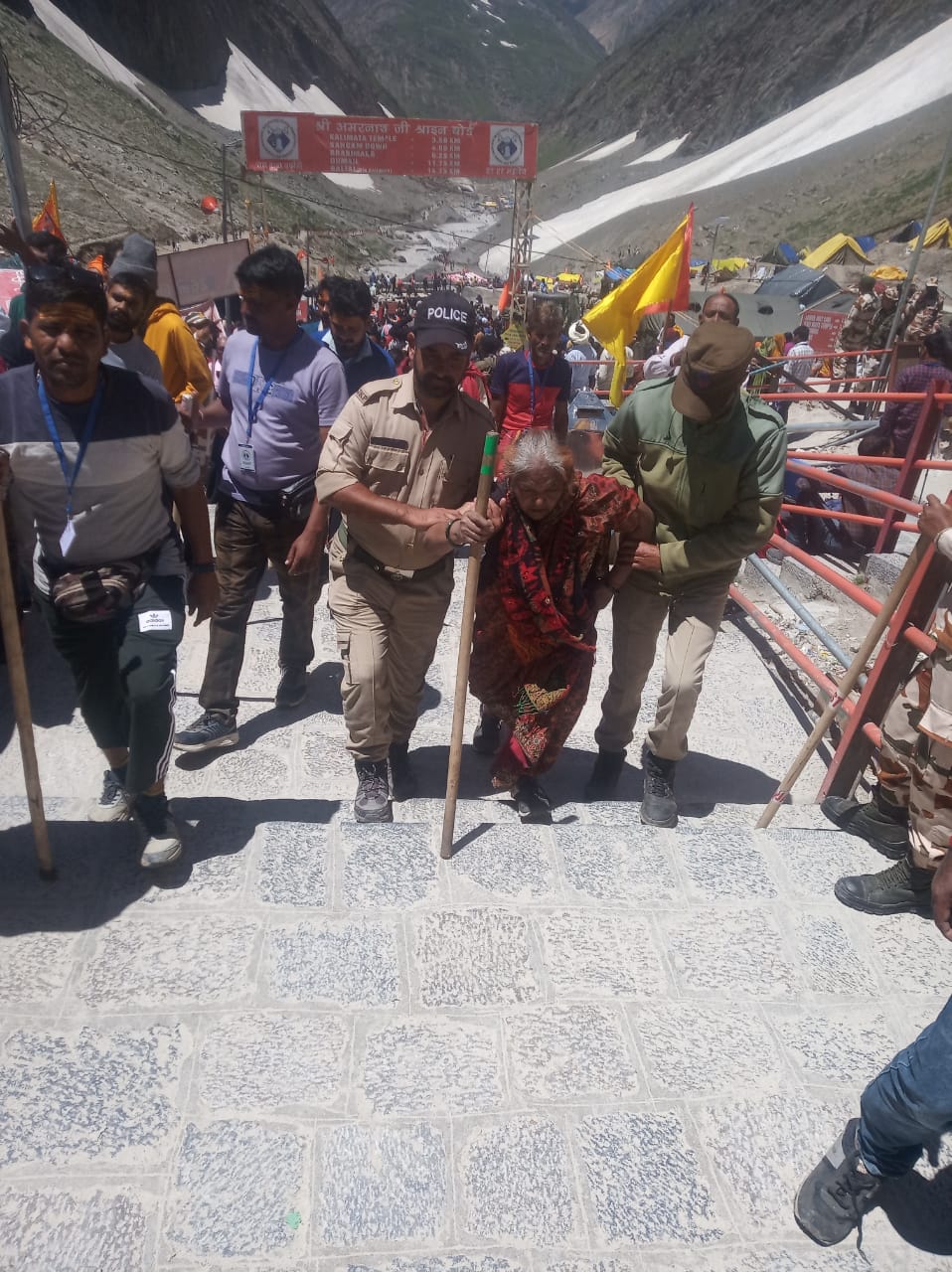 Another batch of 398 pilgrims left for Amarnath Yatra from Jammu