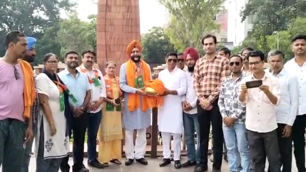 'Meri Mitti Mera Desh', BJP leaders collected soil from the places of martyrs from Amritsar