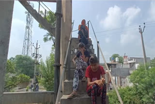 In Barnala, the wife climbed the water tank along with her daughters due to the beating by her husband