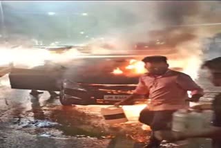 car-burnt-to-ashes-fire-in-ranchi