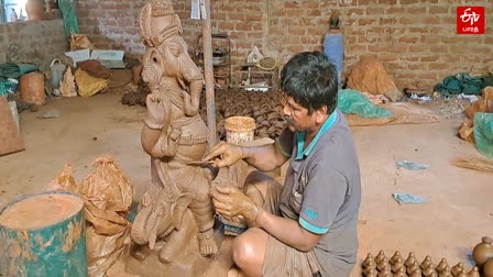 விநாயகர் சதுர்த்தியை முன்னிட்டு களி மண் சிற்பங்கள் தயாரிக்கும் பணிகள் தீவிரம்