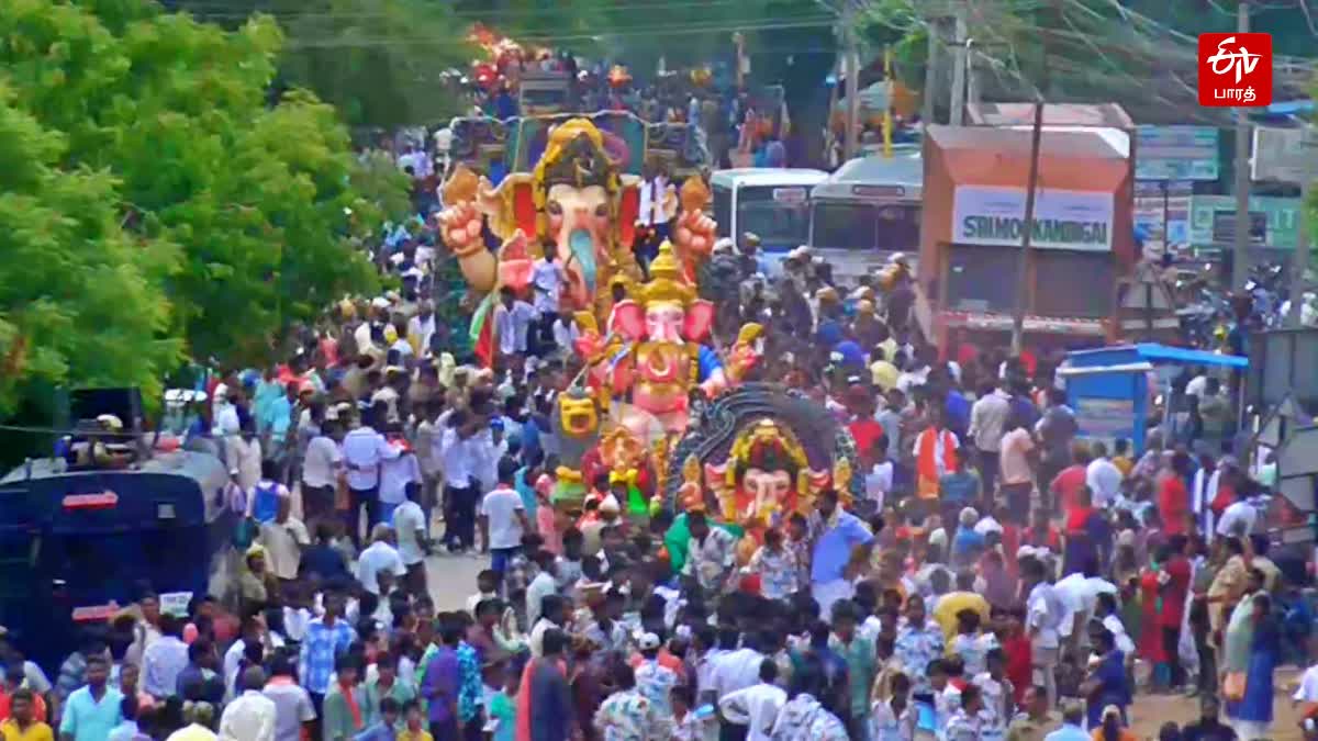 சதுப்பேரி ஏரியில் கரைக்க  கொண்டு செல்லப்படும் விநாயகர் சிலைகள்