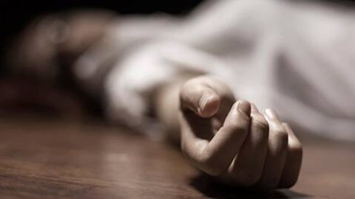 പിതാവ് മകളെ അടിച്ചുകൊന്നു  BABY GIRL KILLED in bihar  malayalam latest news  ബീഹാര്‍