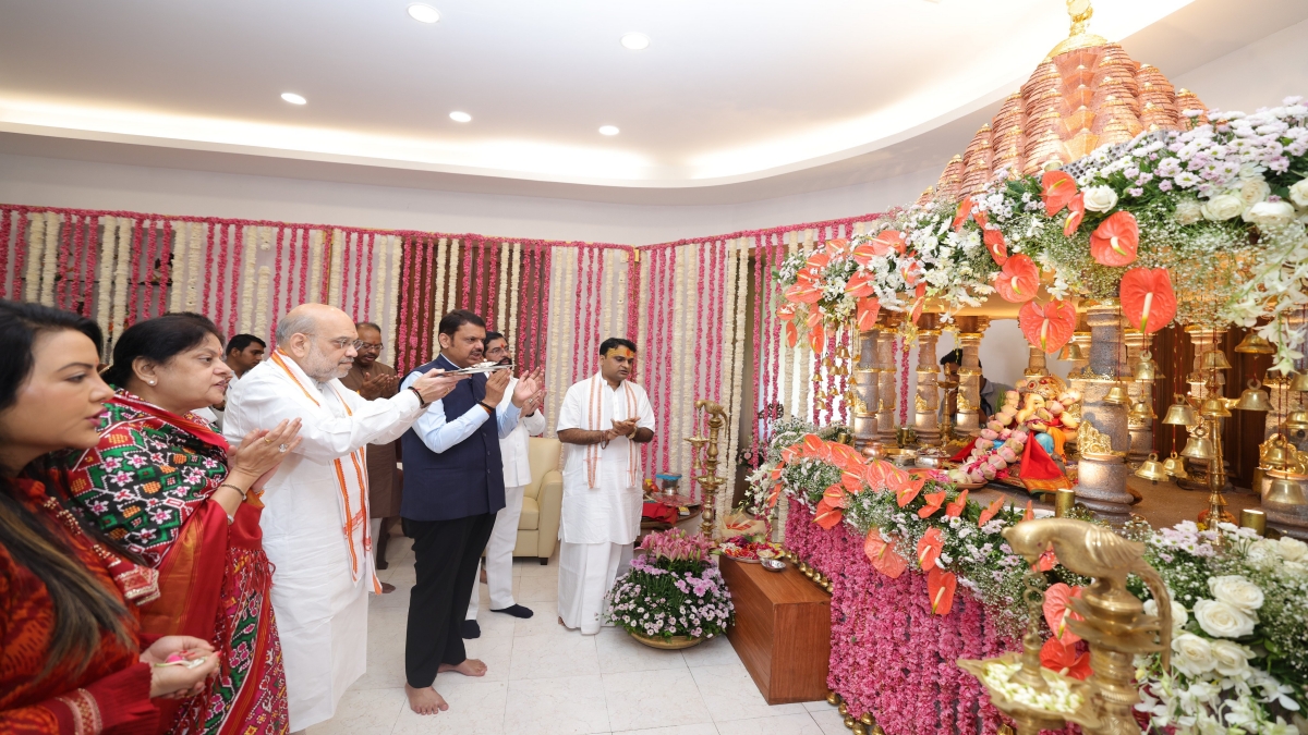 Amit Shah visits Lalbaugcha raja ahead of maharashtra assembly election