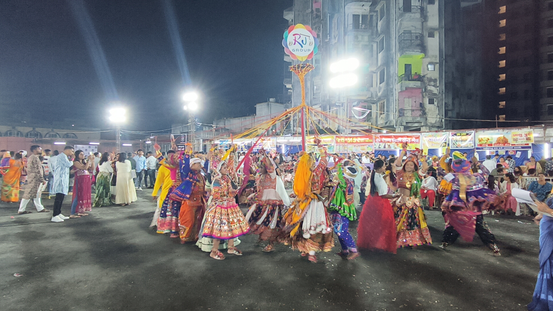 ગણદેવી ખાતે રમાતા પ્રાચીન દોરી રાસ ગરબા