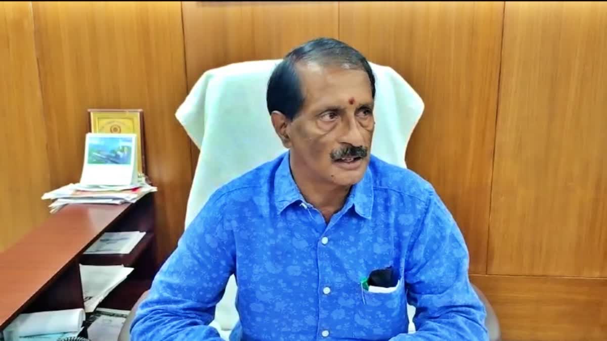 Municipal Council Chairman Varasidhi Venugopal