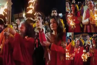 Actress Raveena Tandon performed Ganga Aarti