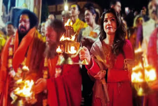 Ahead of Diwali, Raveena Tandon chants bhajan, performs Ganga Aarti in Rishikesh