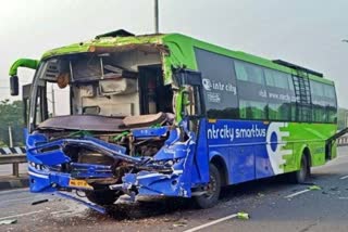 Bus_Collided_With_Lorry_in_Palnadu_District