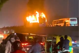 Sleeper Bus Fire:ਦਿੱਲੀ-ਗੁਰੂਗ੍ਰਾਮ ਐਕਸਪ੍ਰੈਸਵੇਅ 'ਤੇ ਜੈਪੁਰ ਜਾ ਰਹੀ ਬੱਸ ਨੂੰ ਲੱਗੀ ਅੱਗ, 2 ਦੀ ਮੌਤ, 12 ਜ਼ਖਮੀ