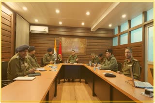 igp-kashmir-holds-security-meeting-in-kashmir