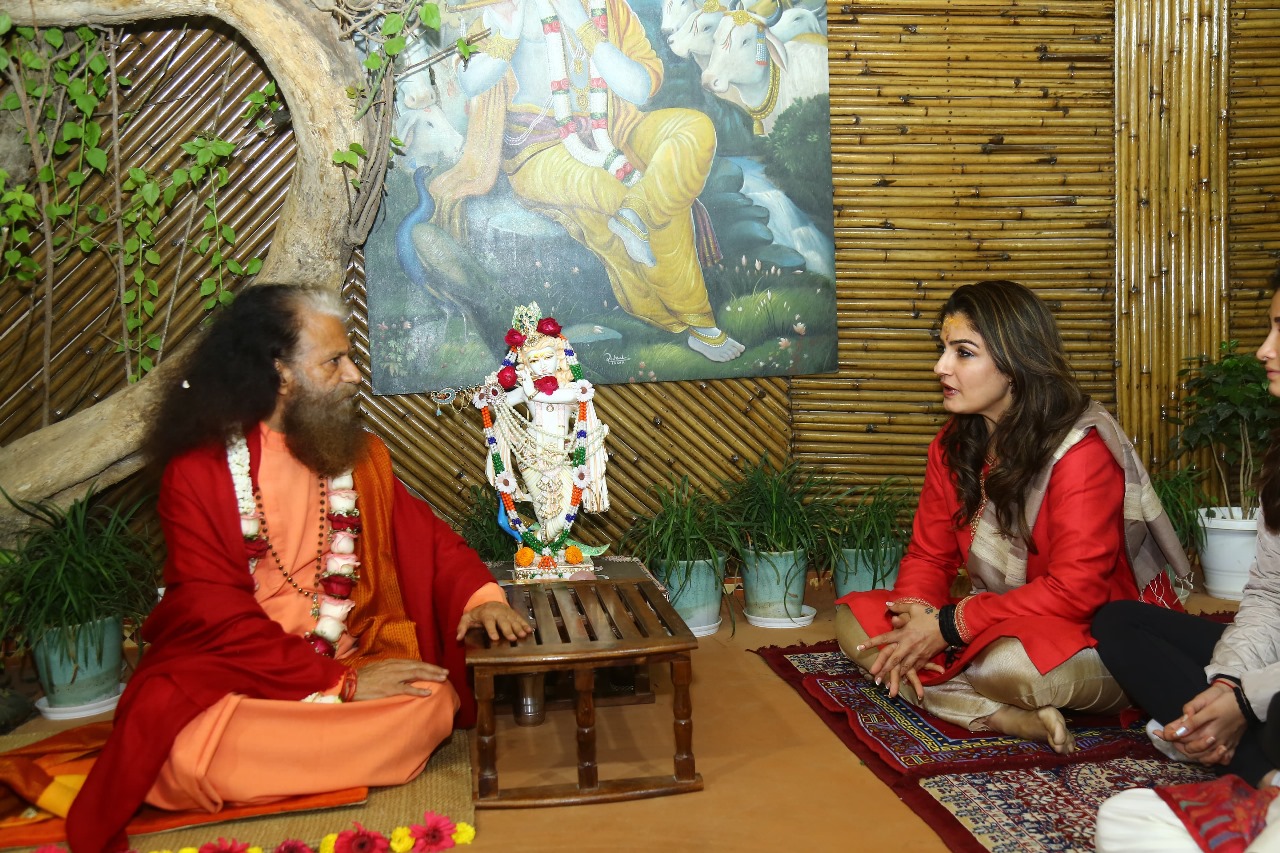 Film actress Raveena Tandon reached Rishikesh