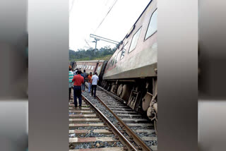 Three coaches of the Secunderabad-Shalimar Express derailed near Howrah in West Bengal. No casualties were reported, and relief trains were sent for assistance.