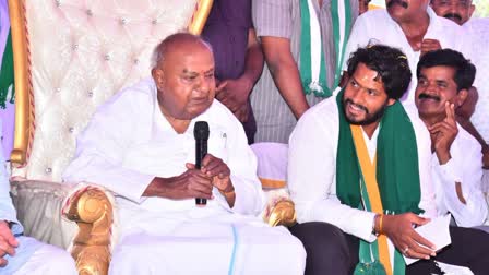 Former PM HD DeveGowda campaigned for his grandson for the fifth consecutive day