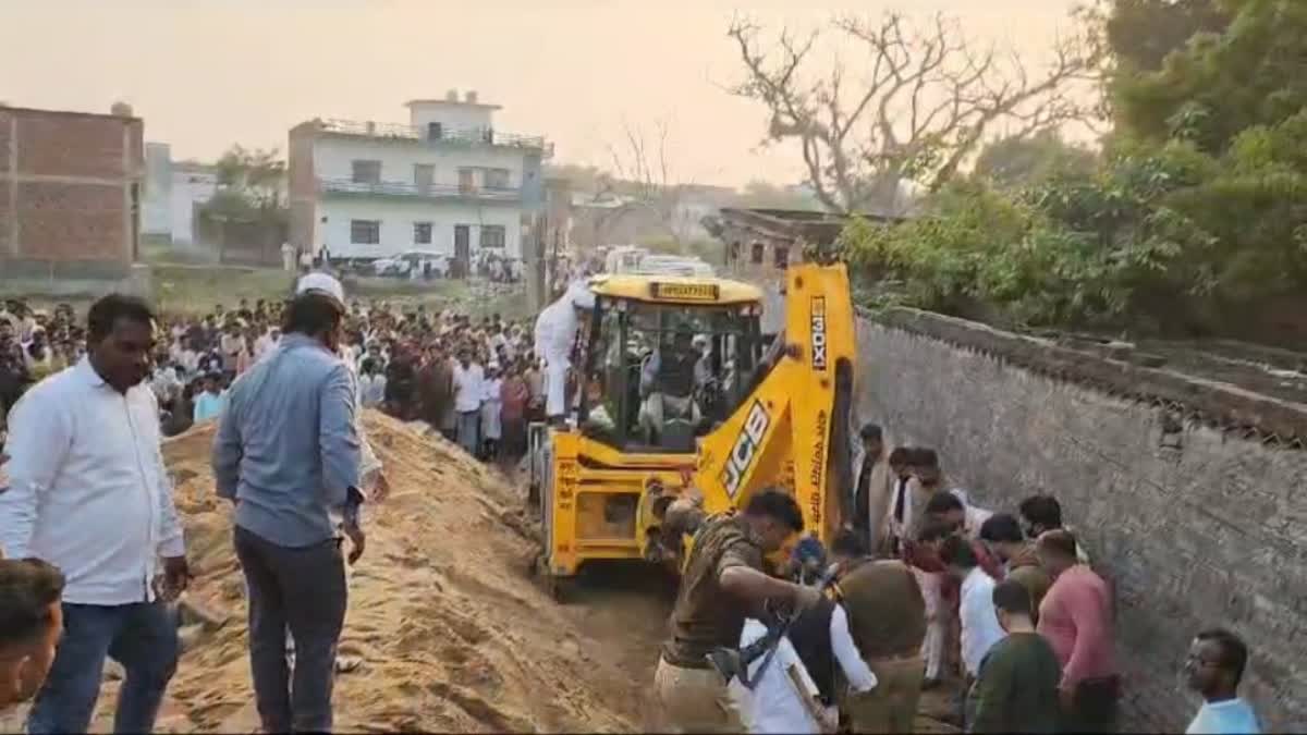 Women and Children Died in Wall Collapse