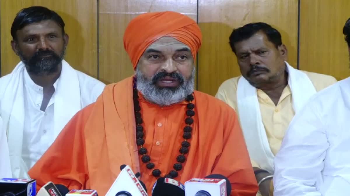 Etv Bharatswamijis-should-stay-out-of-politics-says-nijagunananda-swamiji