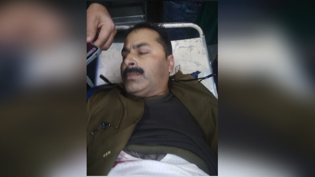 Emilitant-attack-in-srinagar-police-man-injured