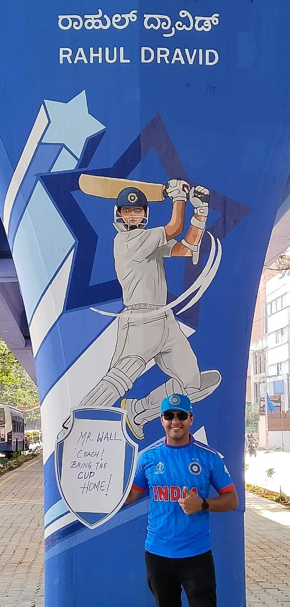 Pillar painted by cricketers pictures  cricketers pictures under brand Bengaluru  brand Bengaluru  ಬ್ರಾಂಡ್ ಬೆಂಗಳೂರಿನ ಅಡಿ  ಫ್ಲೈಓವರ್​ನ ಪಿಲ್ಲರ್​ಗಳಿಗೆ ಸಿಗುತ್ತಿದೆ ಮೇಕ್ ಓವರ್  ಫ್ಲೈಓವರ್​ನ ಪಿಲ್ಲರ್​ಗಳಿಗೆ ಕ್ರಿಕೆಟಿಗರ ಚಿತ್ರ  ಸಿಲಿಕಾನ್ ಸಿಟಿಯನ್ನು ಸುಂದರಗೊಳಿಸುವ ಪ್ರಯತ್ನ  ಶಾಂತಿನಗರದ ಡಬ್ಬಲ್ ರಸ್ತೆ