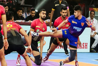 Naveen records Super 10 as Dabang Delhi beat Bengaluru Bulls