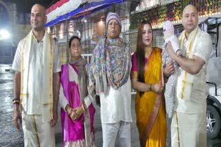 लालू परिवार ने तिरुपति बालाजी मंदिर में पूजा की
