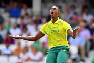 Lungi Ngidi out  India T20I series  Beuran Hendricks  India tour of South Africa  South Africa vs India 1st T20I  Kingsmead Durban  ಭಾರತ ವಿರುದ್ಧದ ಟಿ20  ಲುಂಗಿ ಎನ್‌ಗಿಡಿ ಹೊರ  ಟೆಸ್ಟ್​​ ಮರಳುವ ಸಾಧ್ಯತೆ  ಬ್ಯೂರಾನ್ ಹೆಂಡ್ರಿಕ್ಸ್  ಲುಂಗಿ ಬದಲಿಗೆ ಹೆಂಡ್ರಿಕ್ಸ್