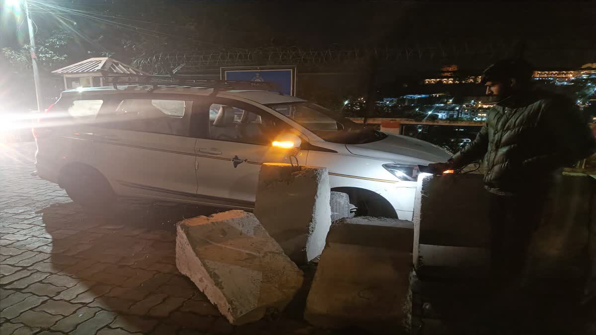 CAR ACCIDENT IN MUSSOORIE