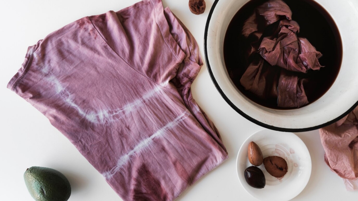 How To Dye Old Cloths: Easy DIY Steps To Upcycle Your Old Cloths