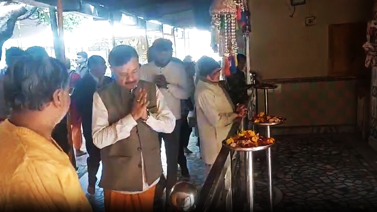 rao uday pratapsingh in pitambara temple