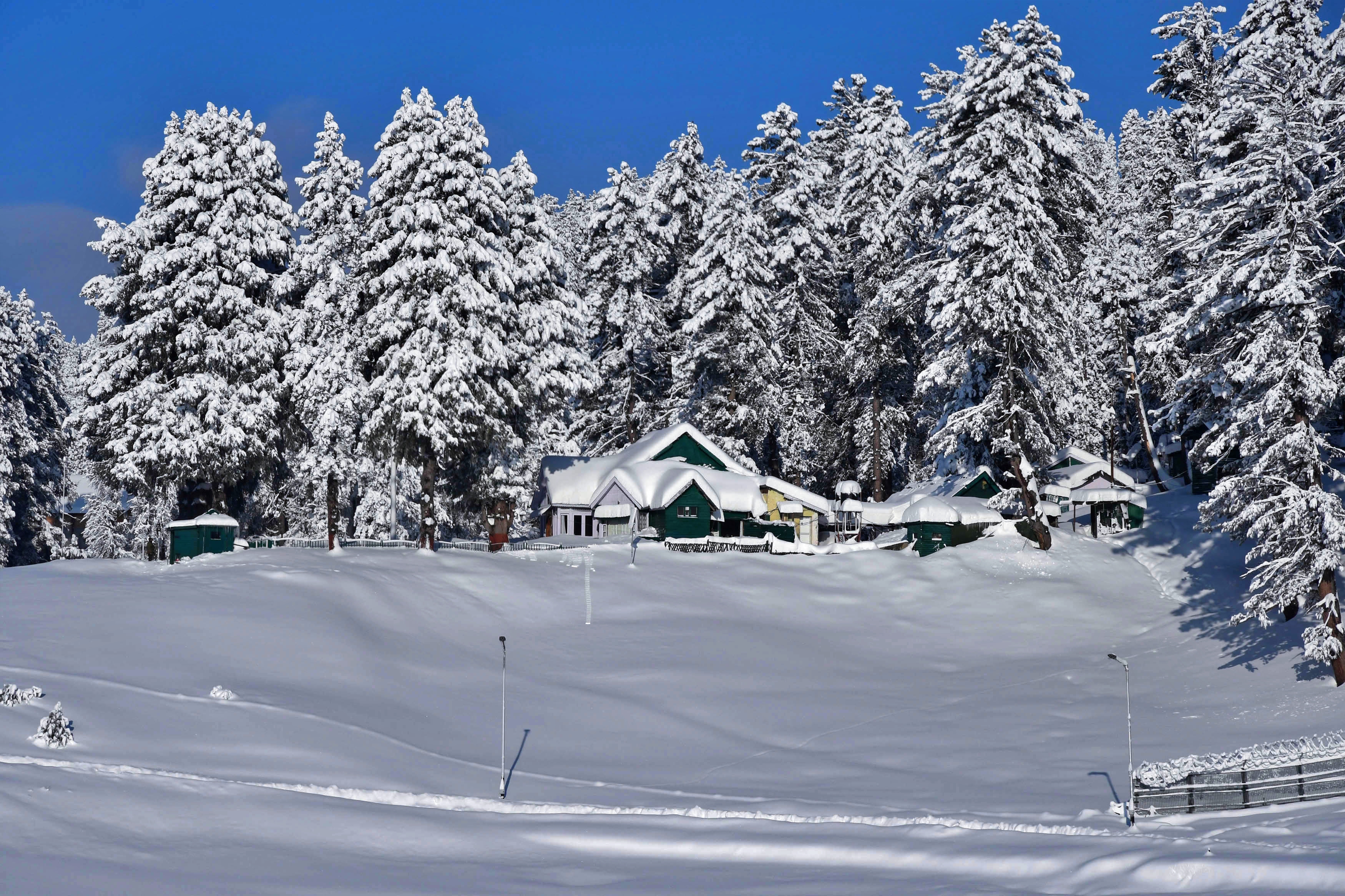 KASHMIR TRIP PLAN  GULMARG SKIING DETAILS  കശ്‌മീര്‍ ഗുല്‍മാര്‍ഗ് യാത്ര  ഗുല്‍മാര്‍ഗ് മഞ്ഞ് വീഴ്‌ച സ്‌കീയിങ്