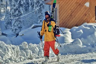 KASHMIR TRIP PLAN  GULMARG SKIING DETAILS  കശ്‌മീര്‍ ഗുല്‍മാര്‍ഗ് യാത്ര  ഗുല്‍മാര്‍ഗ് മഞ്ഞ് വീഴ്‌ച സ്‌കീയിങ്