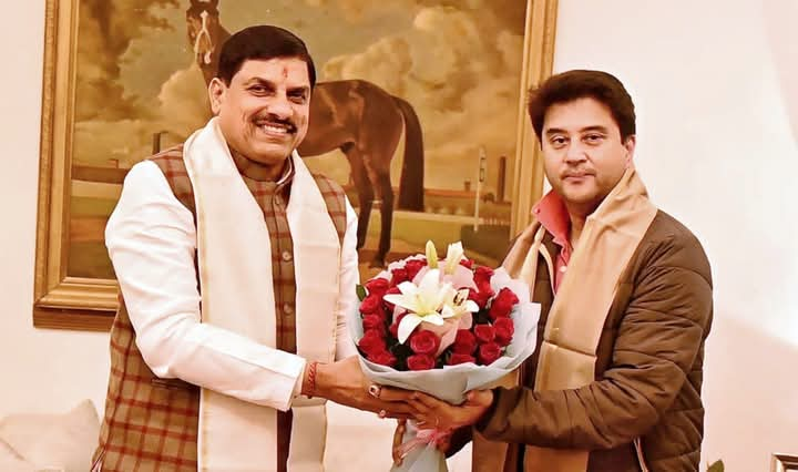 Yadav meet Jyotiraditya Scindia