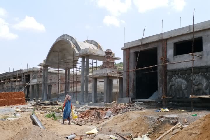 sri lakshmi narasimha swamy temple, lakshmi pushkarini 