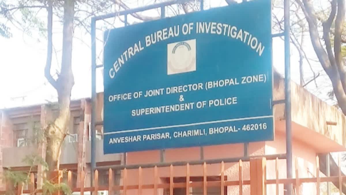 Bhopal CBI caught railway employee