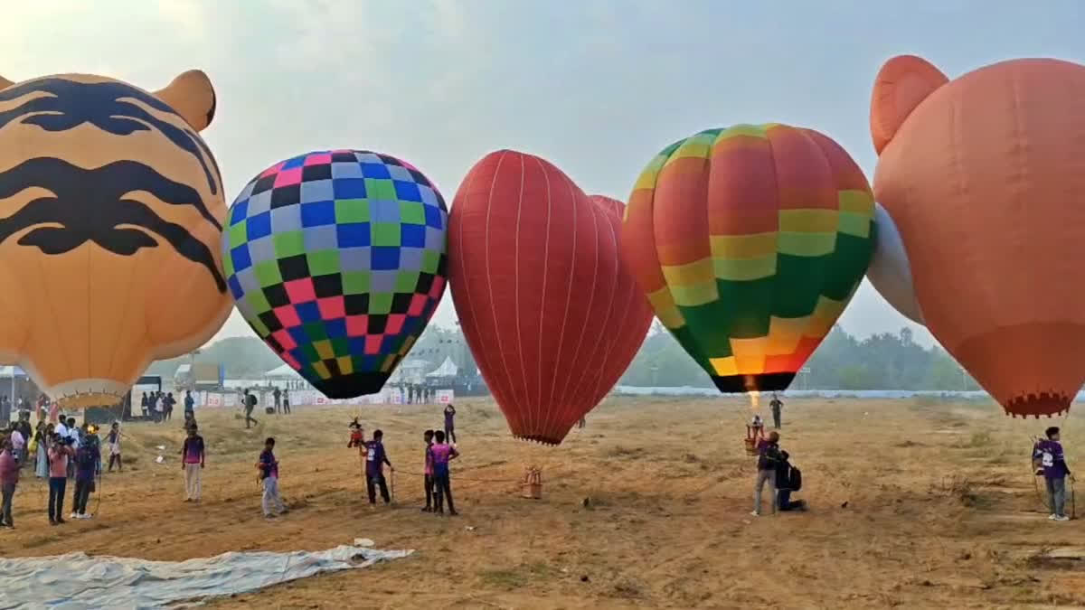 The three-day International Balloon Festival kickstarted at Thiruvidanthai in Mamallapuram from Friday