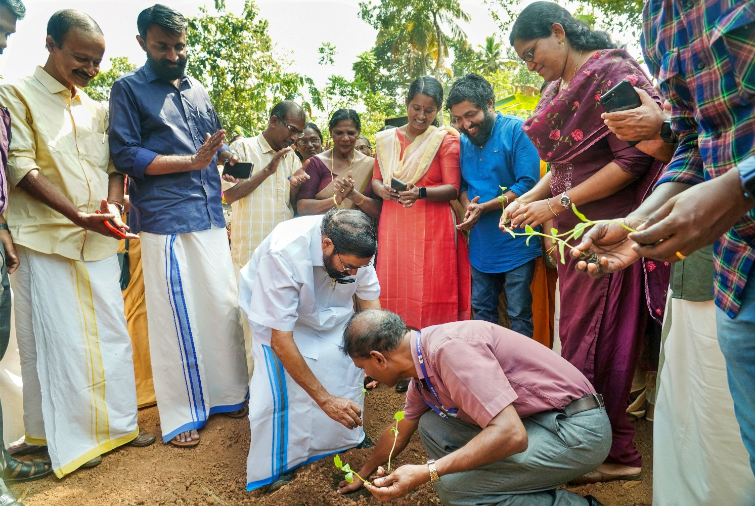 തണ്ണിമത്തൻ കൃഷിക്ക് തുടക്കം  കുടുംബശ്രീ വേനൽ മധുരം പദ്ധതി  VN VASAVAN INAUGURAT VENAL MADHURAM  LATEST NEWS IN MALAYALAM