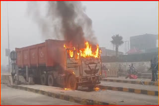 truck fire in faridabad