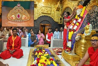 devotee from mumbai offered a golden crown worth rs 4 lakh 29 thousand to shirdi sai baba watch video