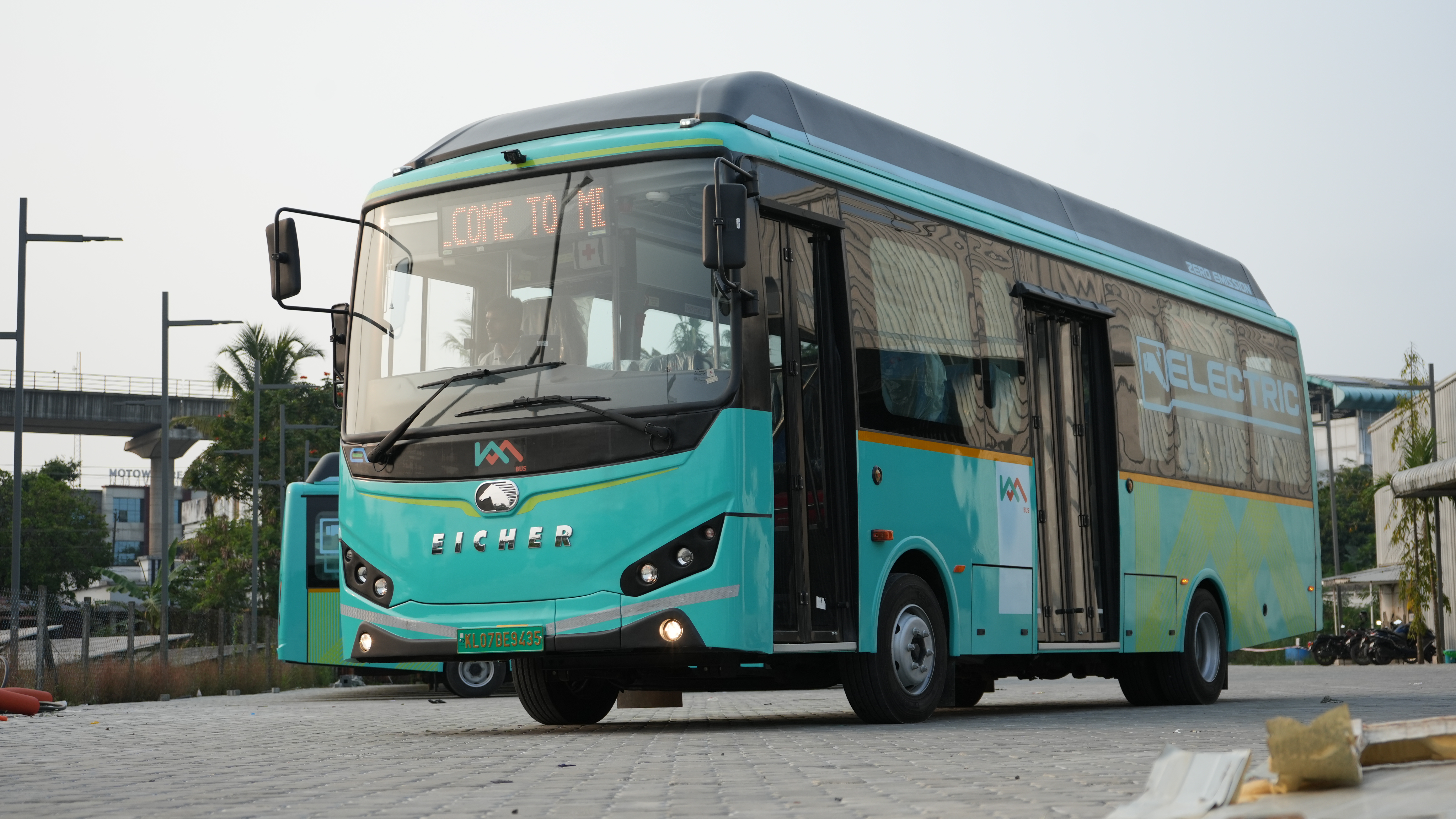 KOCHI METRO  ELECTRIC BUSES SERVICES  മെട്രോ കണക്‌ട്  ഇലക്‌ട്രിക് ബസുകള്‍