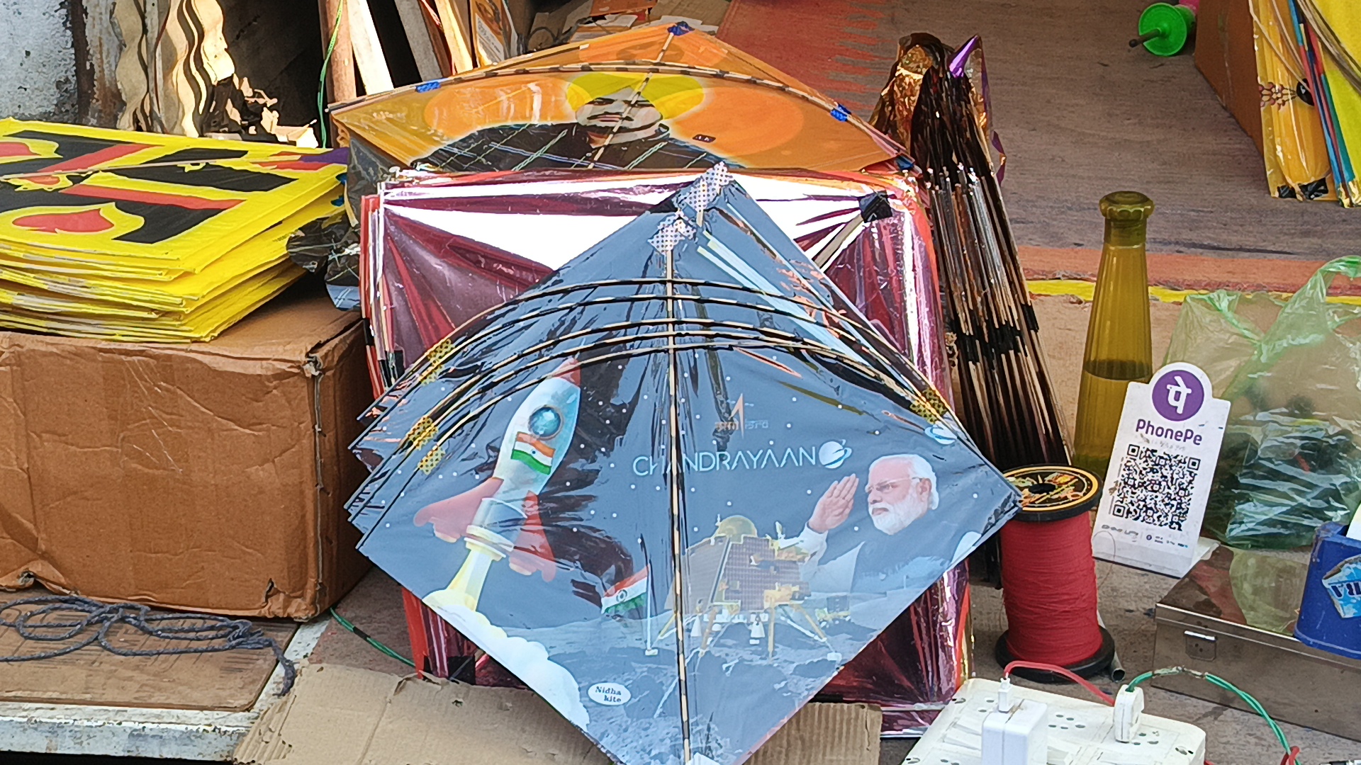 PM Modi theme kites