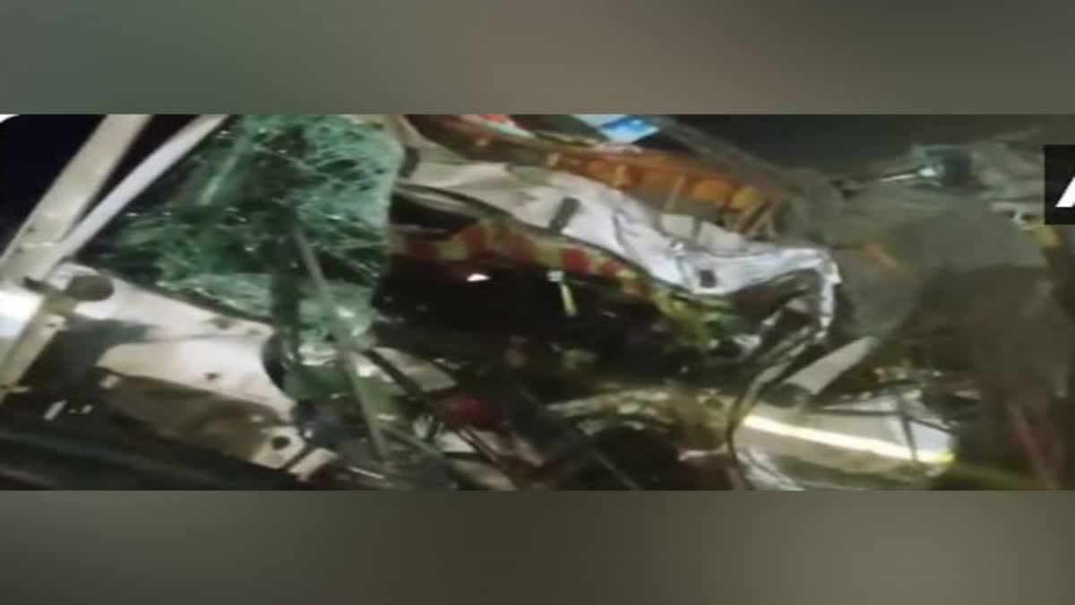 Andhra: Four killed, 15 injured in truck-bus collision in Nellore