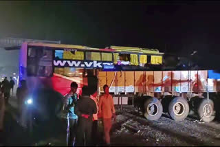 Seven killed in Andhra Pradesh  road accident  Andhra Pradesh  ಭೀಕರ ರಸ್ತೆ ಅಪಘಾತ  ಜನ ಸಾವು